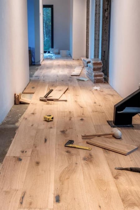 Les &eacute;tapes cl&eacute;s pour une pose de parquet r&eacute;ussie &agrave; BOIS-DE-HAYE