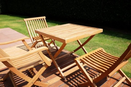 Le choix de l'essence d&eacute;termine la r&eacute;sistance d'un mobilier de jardin en bois &agrave; Laxou